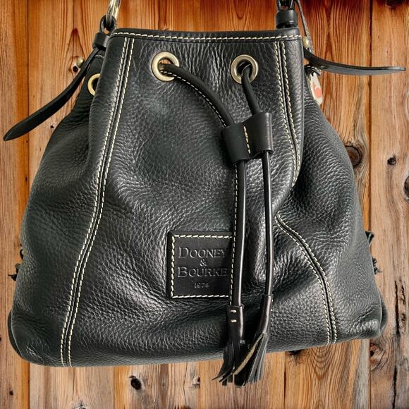 EUC! Dooney & Bourke Small Dumpling Purse in Black Pebbled Leather - Picture 1 of 4